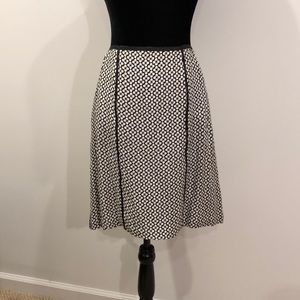 Black/white floral skirt